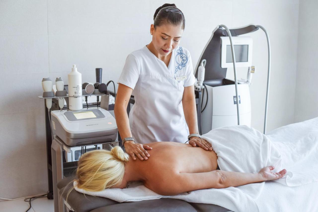 The View Bouznika Hotel Exterior photo A woman receiving a massage