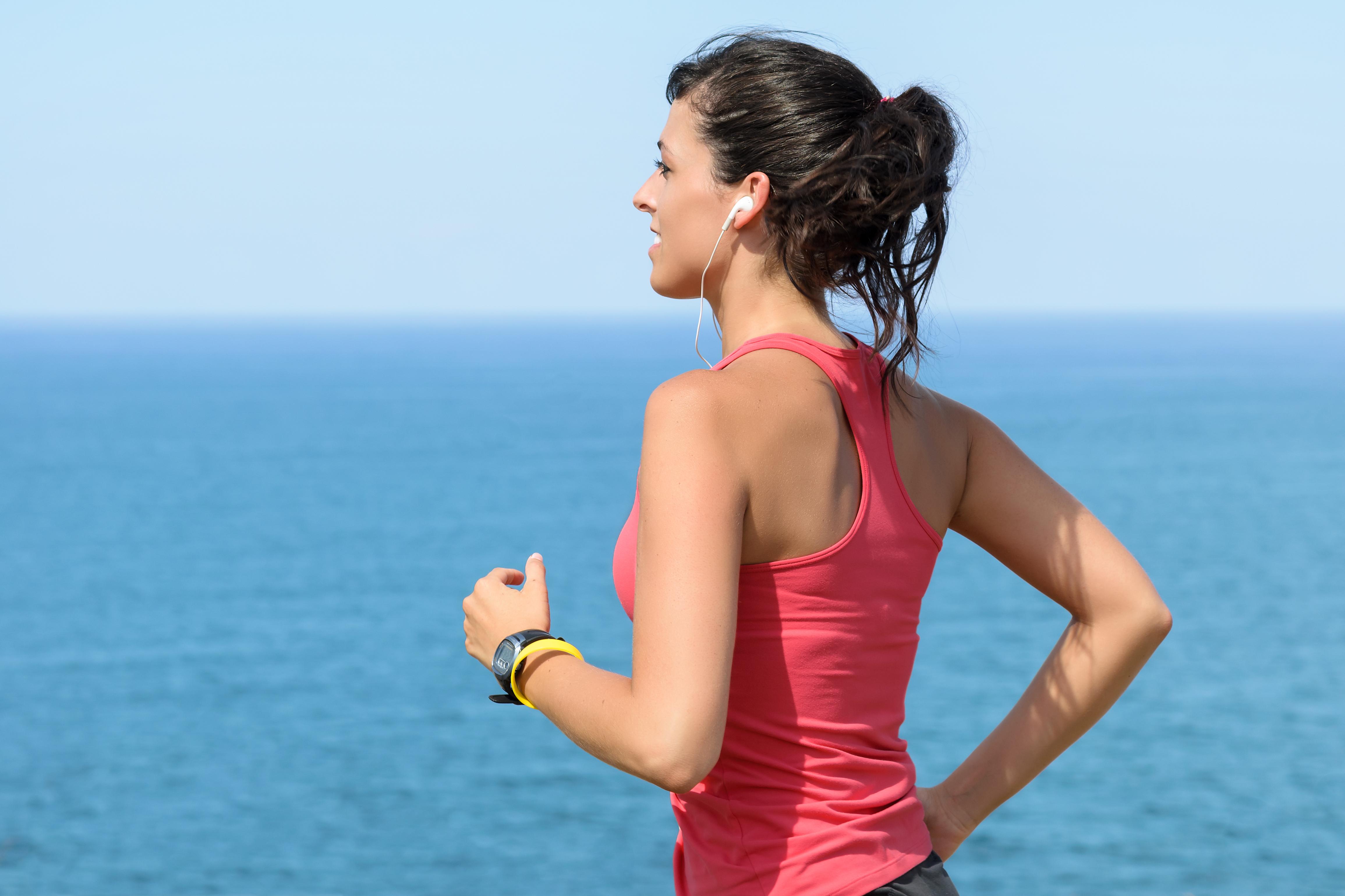 The View Bouznika Hotel Exterior photo A woman jogging